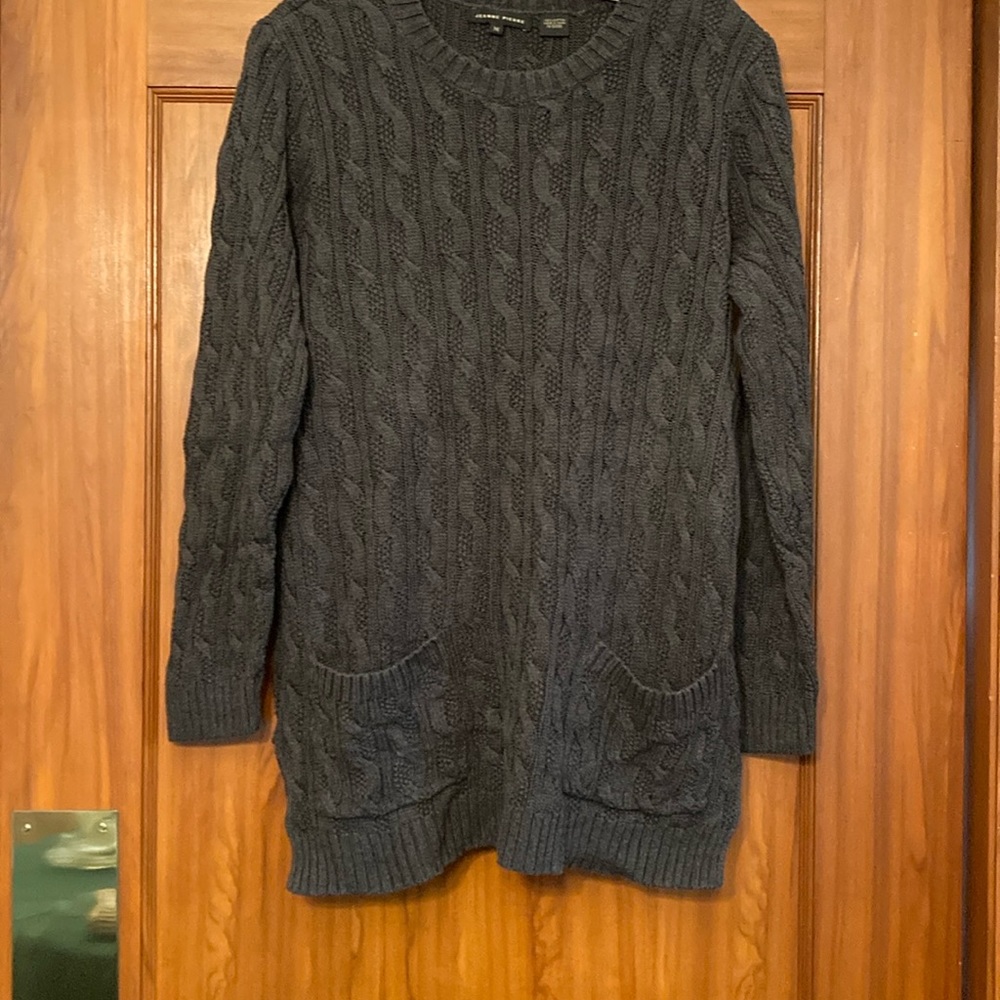 Jeanne Pierre; Women’s size M; long sleeve gray cable knit tunic sweater;